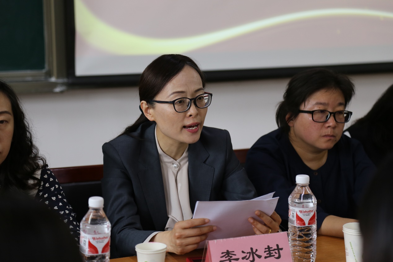 ���˺�Ů����������ǰ�Ϳ��Ŷ��������Զ�����